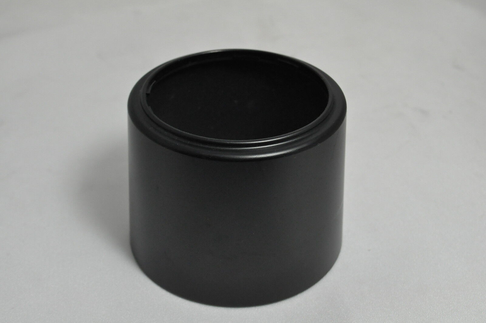 Plastic Lens Hood 59.6mm inner diameter twist on type telephoto