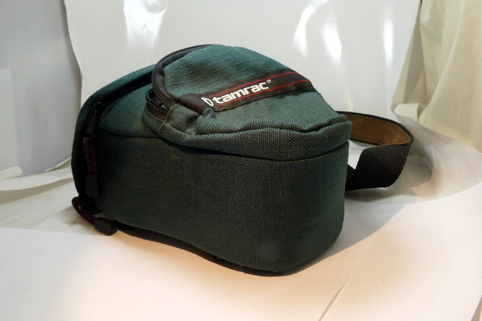 Tamrac Soft Medium Size Camera case for Canon T8i T7i T6i digital rebel