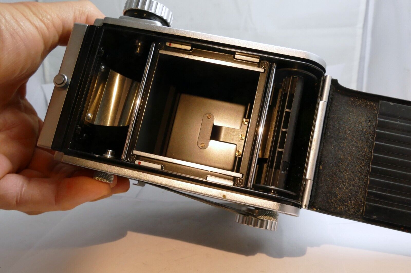 MAMIYA Mamiyaflex Professional TLR Film Camera Body works good