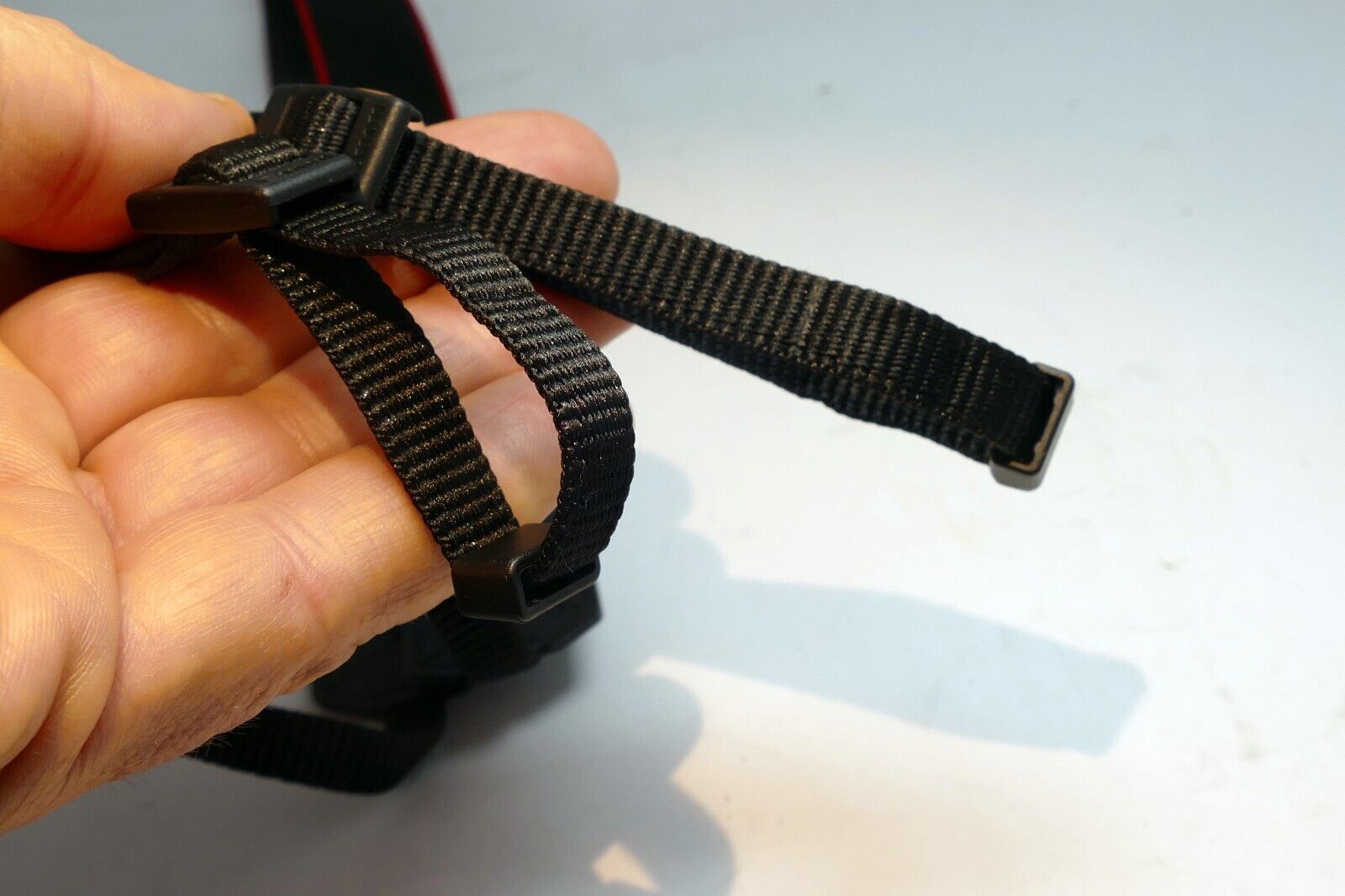 Canon EOS R6 Digital Camera Neck Shoulder Strap Black-Red - -  Genuine OEM