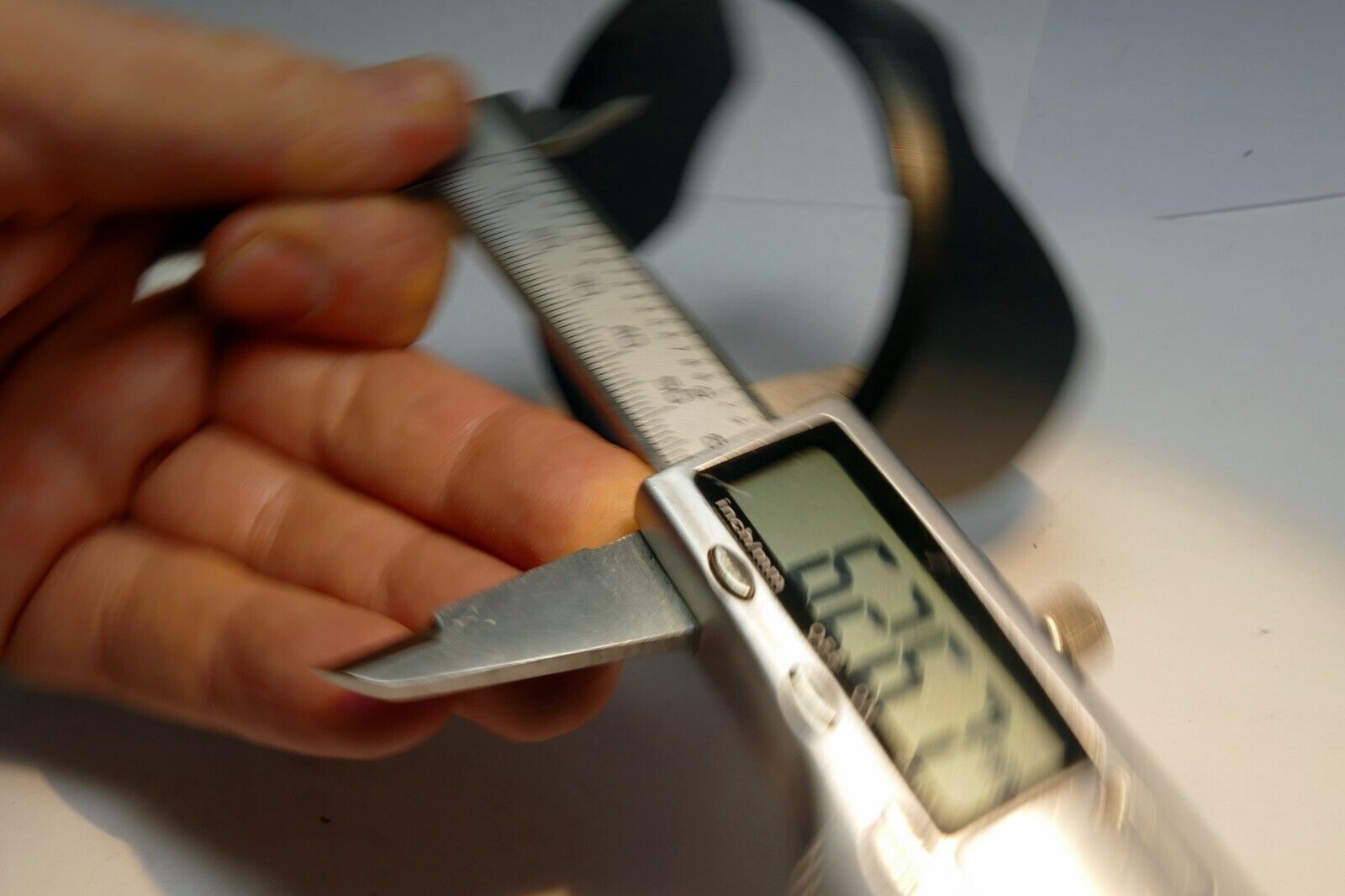 58mm Petal Plastic Lens Hood Shade  62mm ID