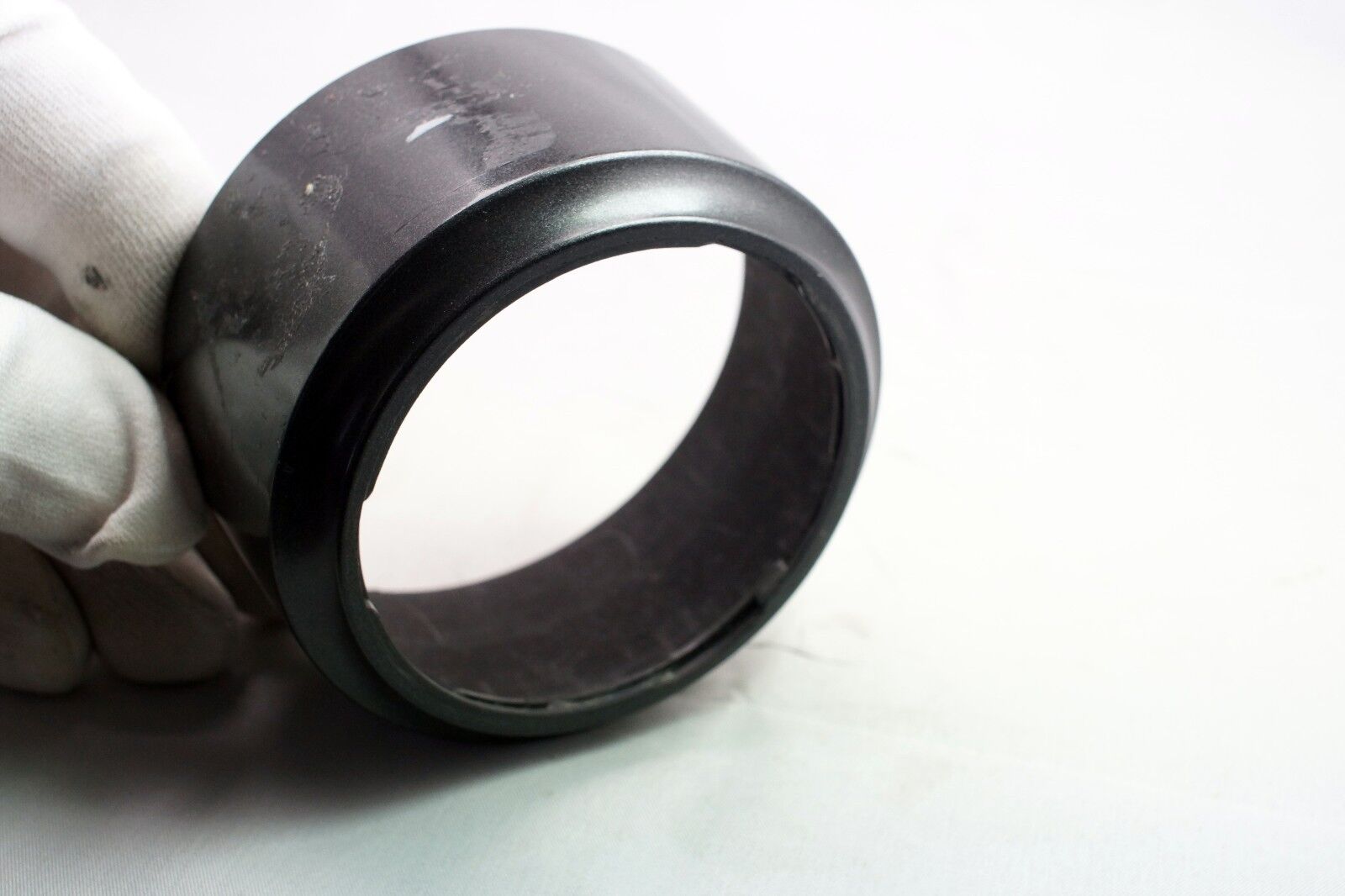 Promaster Lens hood twist on type (unknown model) 61mm ID