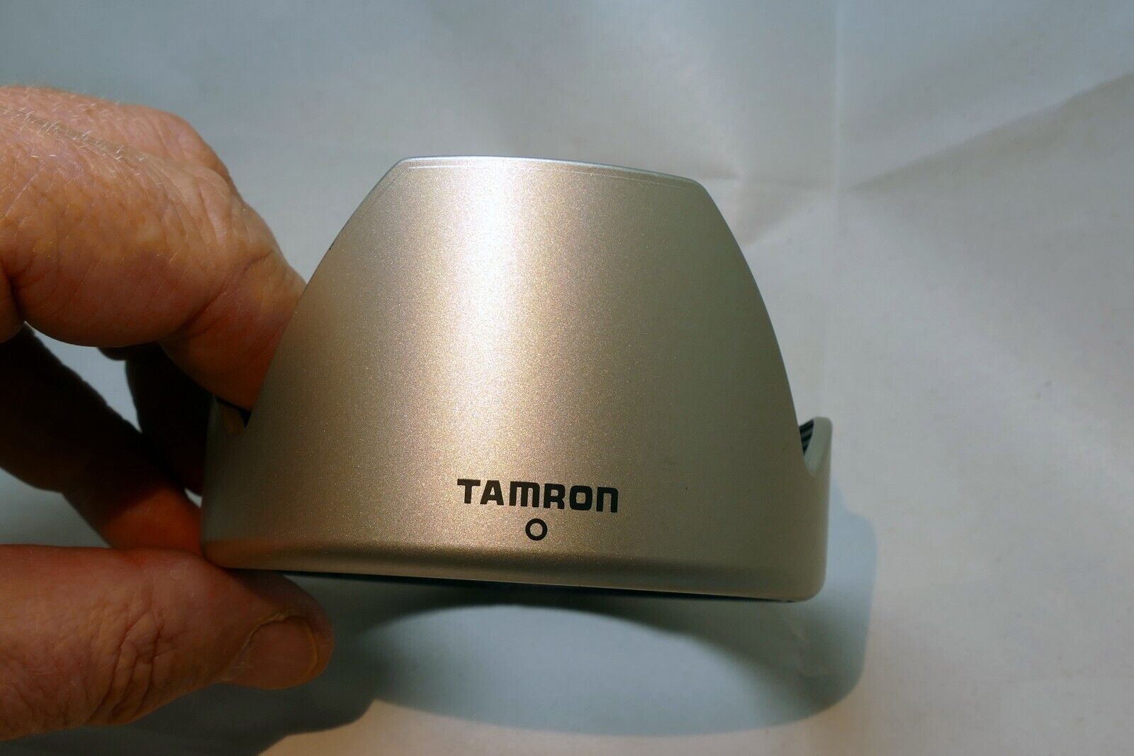 Tamron 104FH Lens Hood Shade for 28-200mm f2.8-5.6 17-28mm  - silver