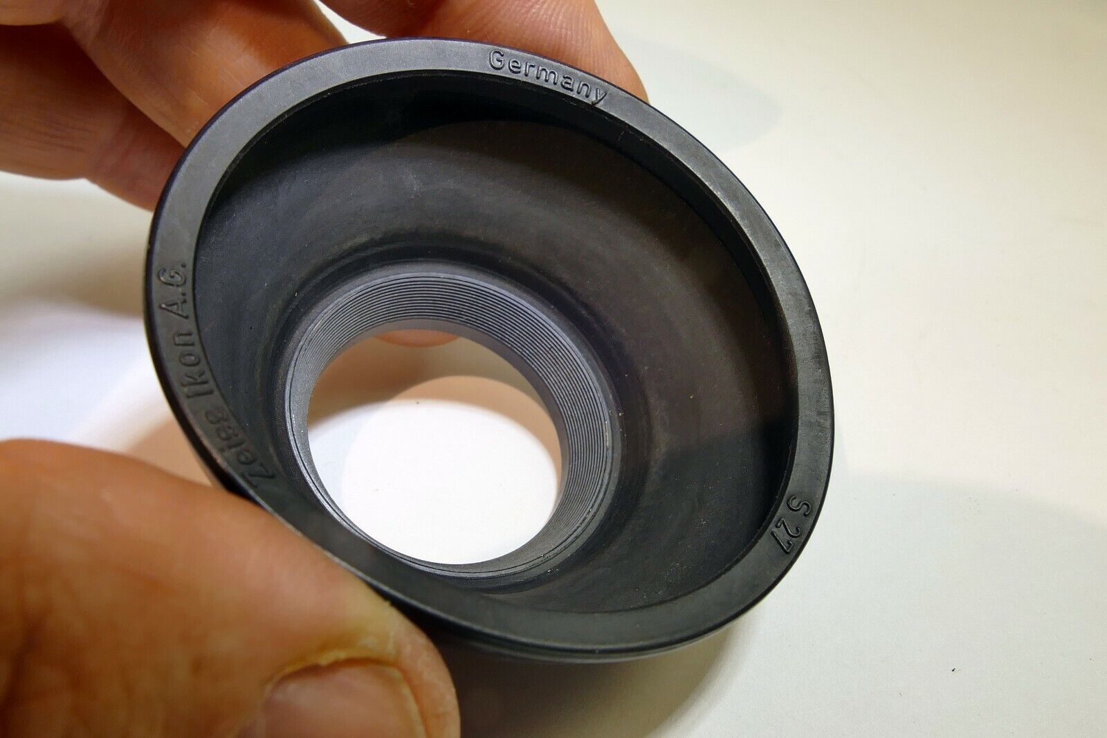 Zeiss Ikon AG S27 Lens Rubber Hood shade 27mm screw in Contessa Tenax Genuine