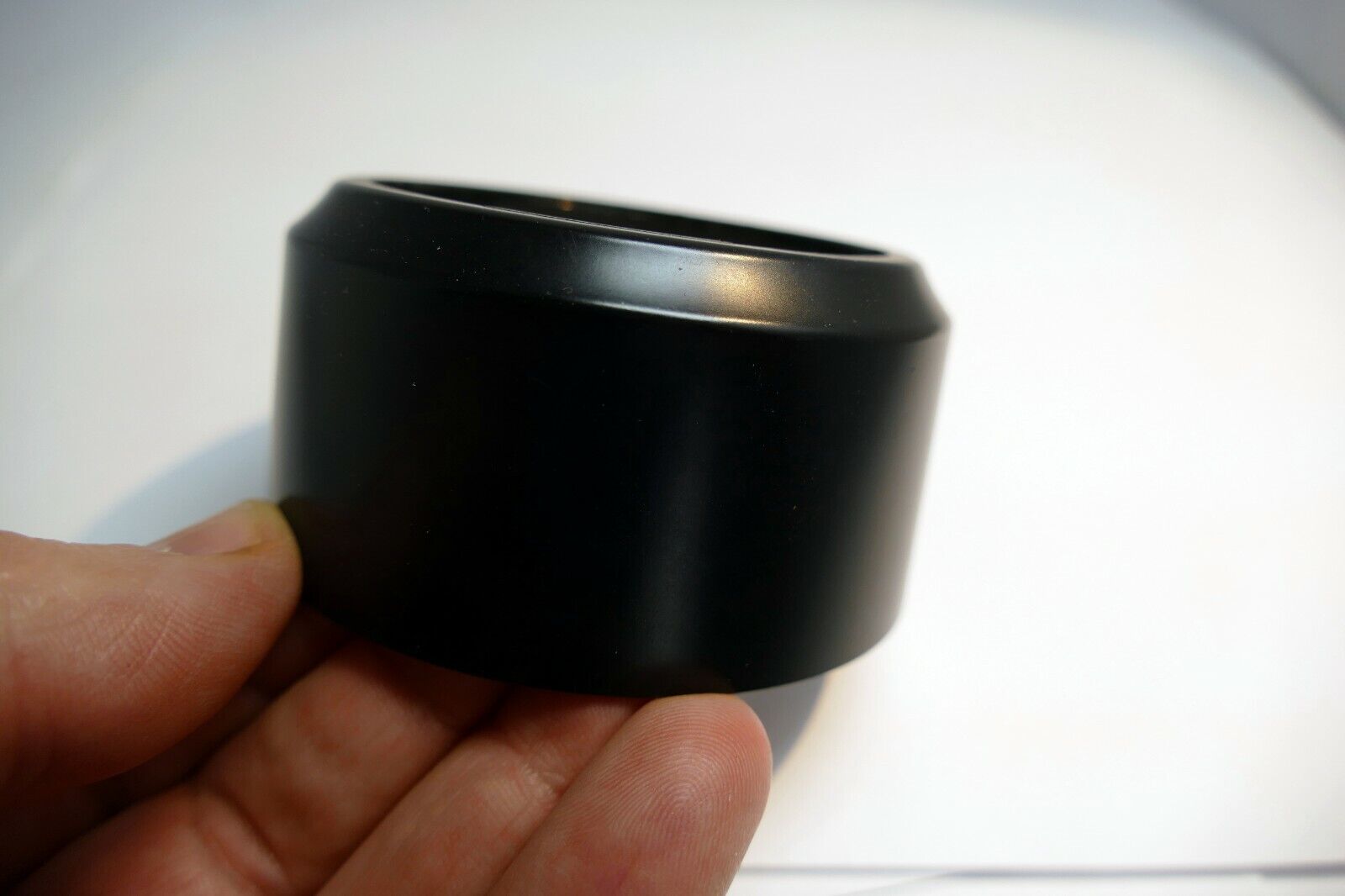 65mm ID plastic Lens Hood unknown brand  twist on type for telephoto