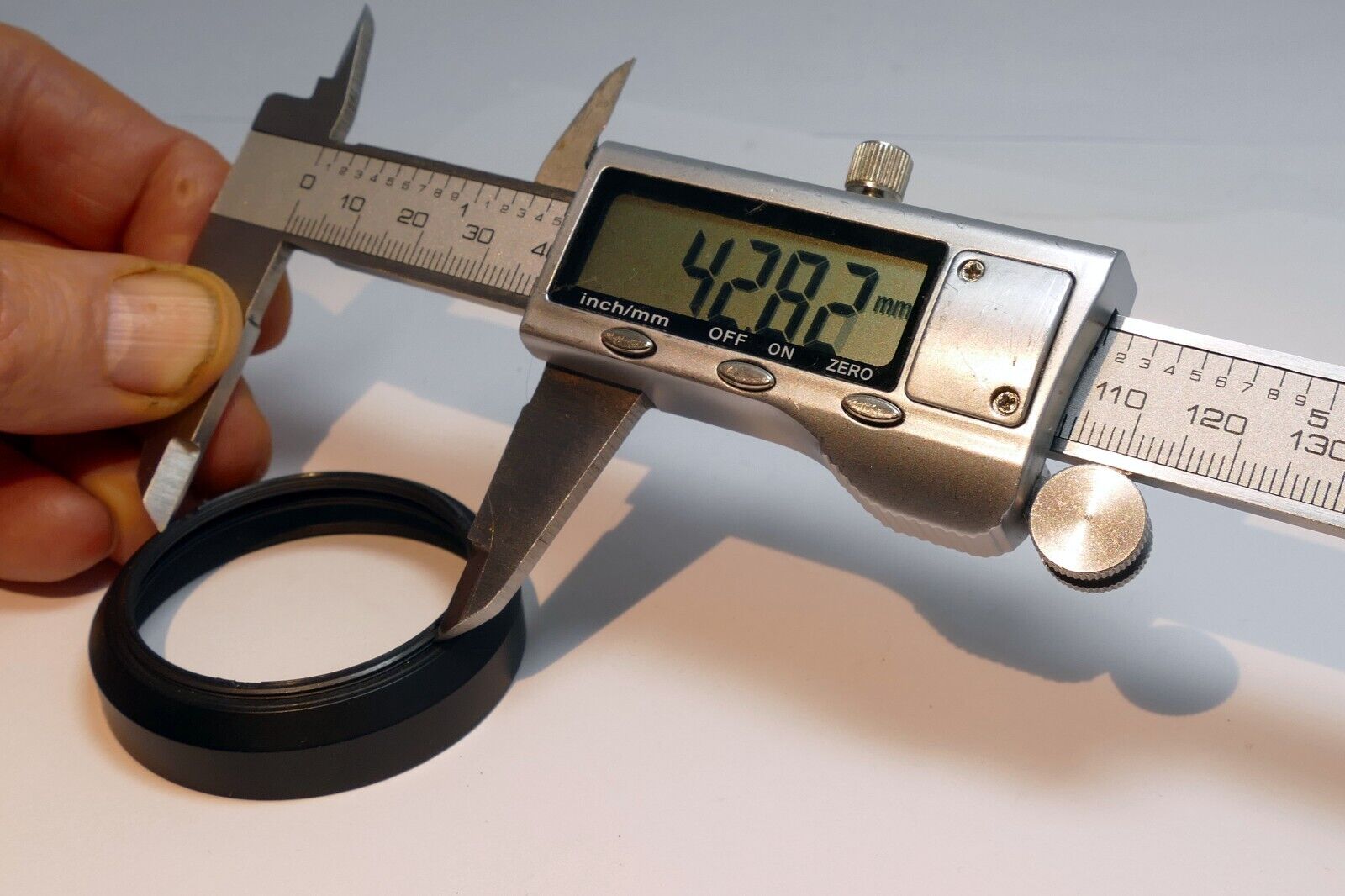 43mm plastic lens hood shade threaded screw in type