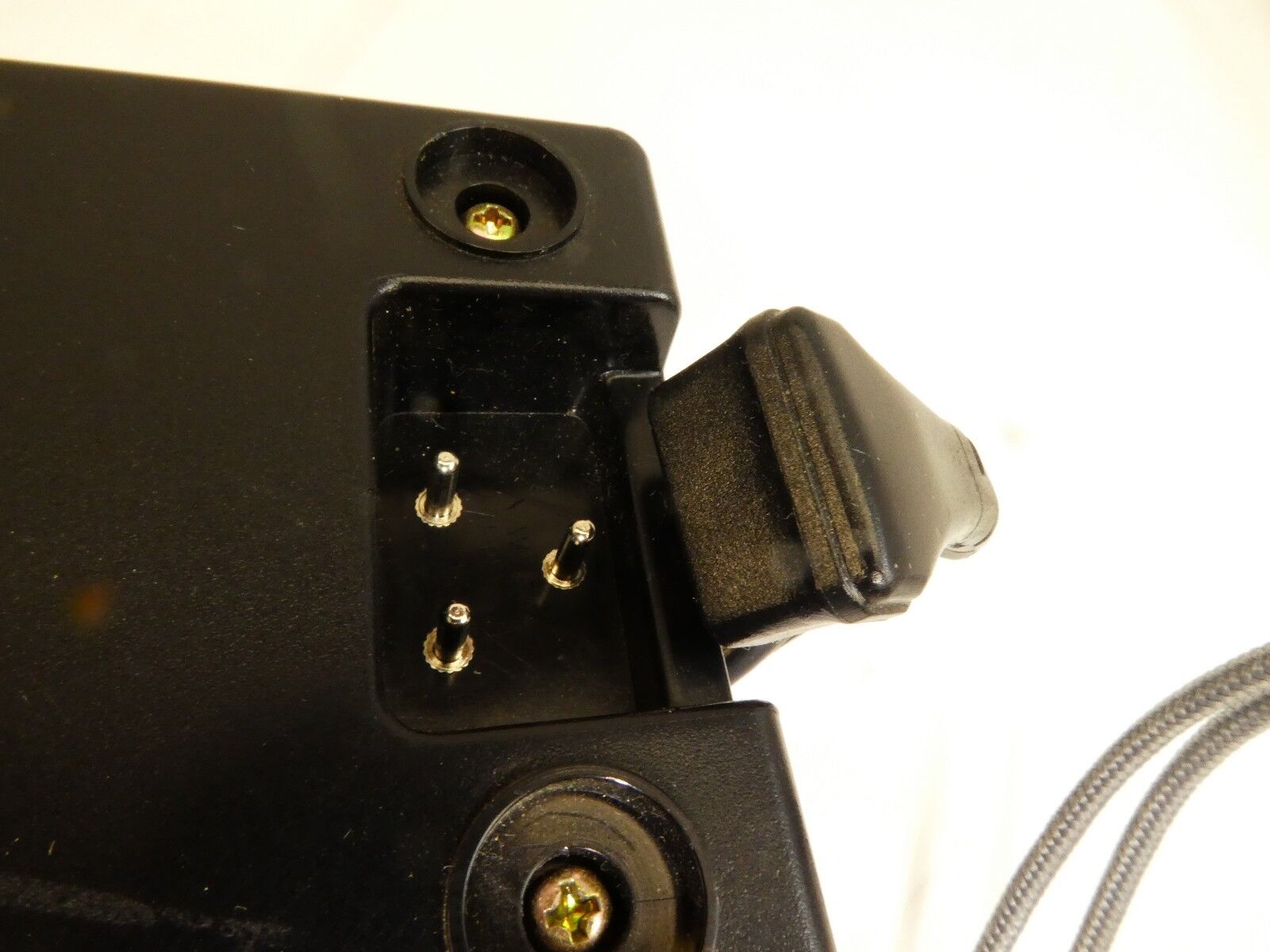 Nikon MH-2 Quick Charger Ac115/220-240V 50/60HZ 10W – DC20V with US wall cable