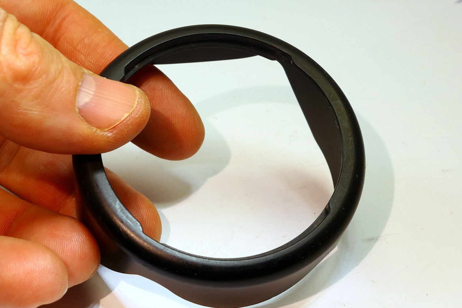 JJC LS-52 Lens Hood Shade  (twist on type)