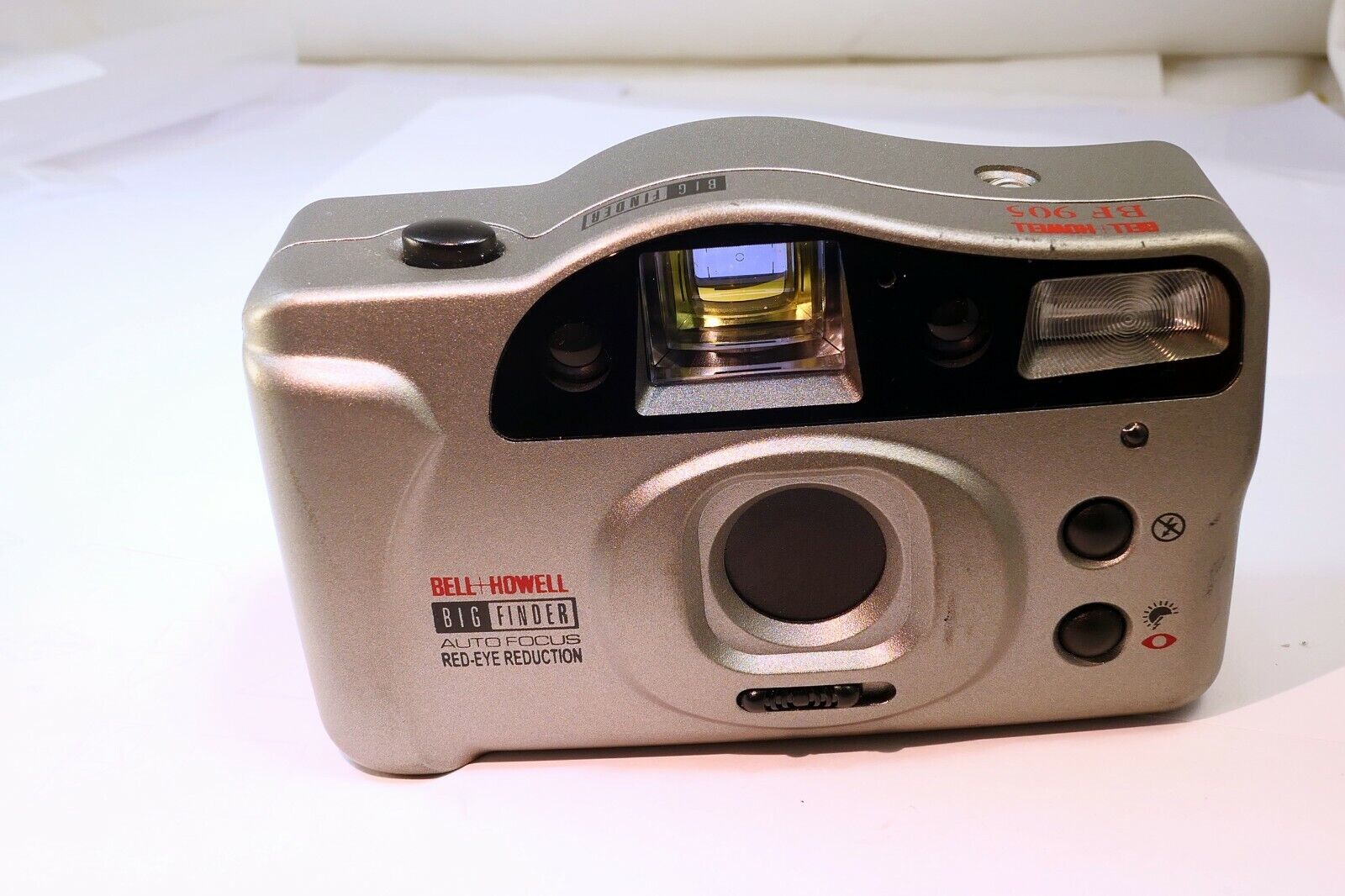 Bell & Howell Big Finder auto focus point and shoot Camera BF 905