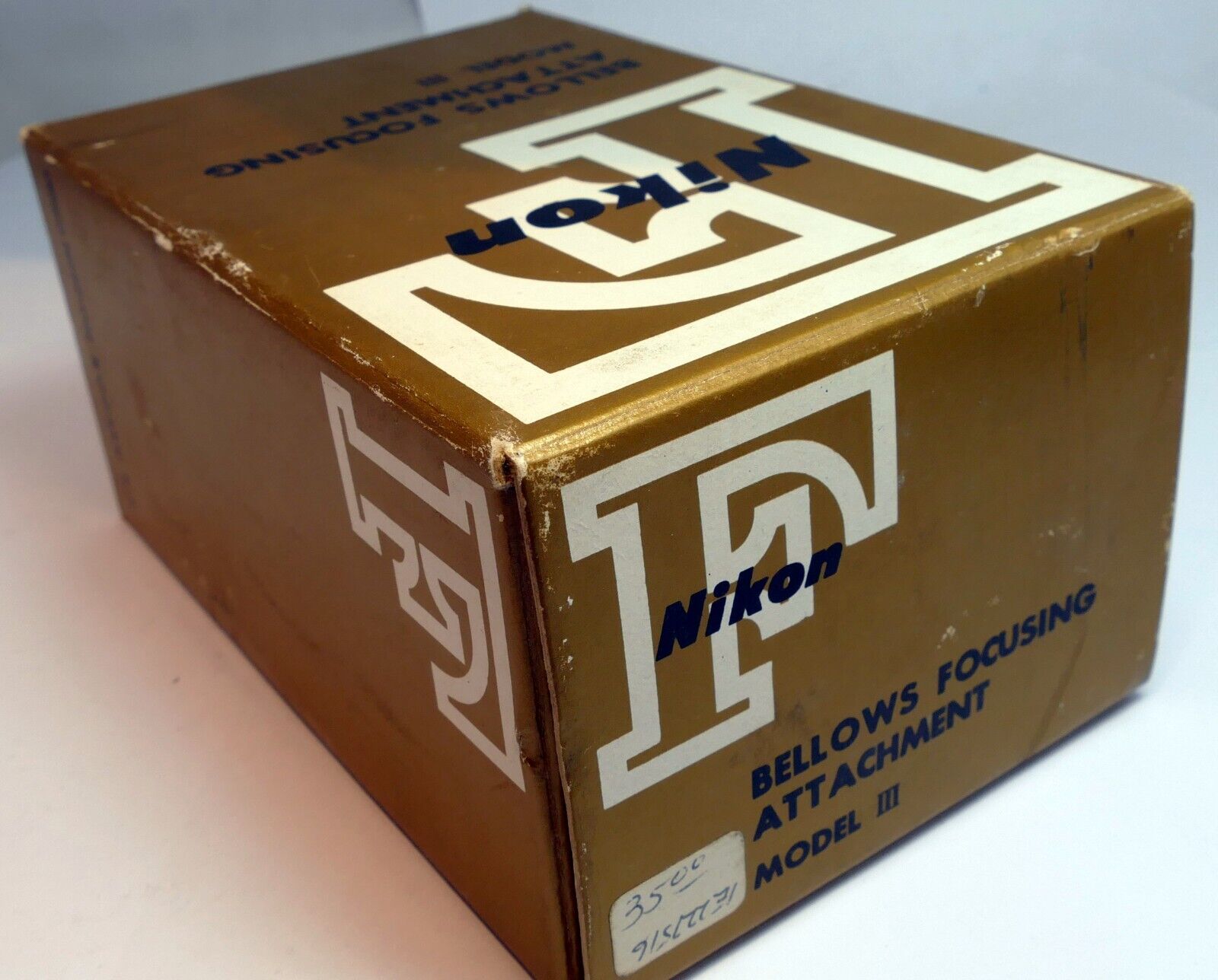 Empty Box for  Nikon Bellows Focusing Attachment Model III  ( an empty box only)