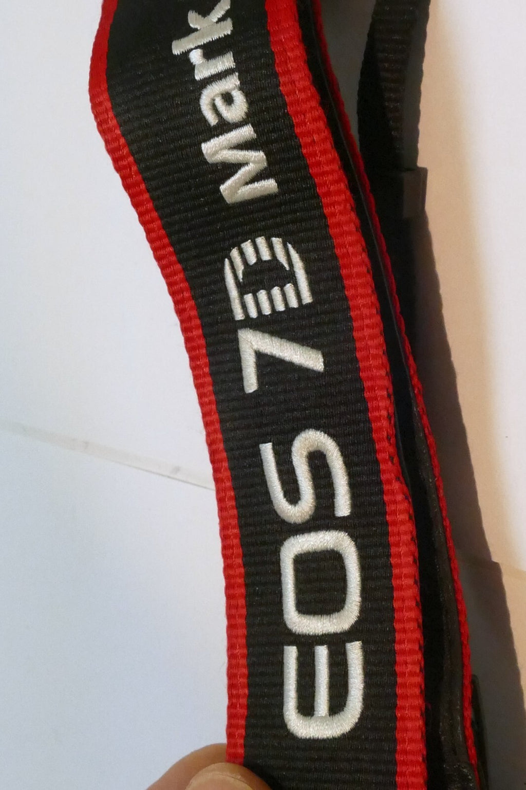 Canon EOS 7D MARK II Camera Neck Shoulder Strap Canvas Black/Red - Genuine OEM