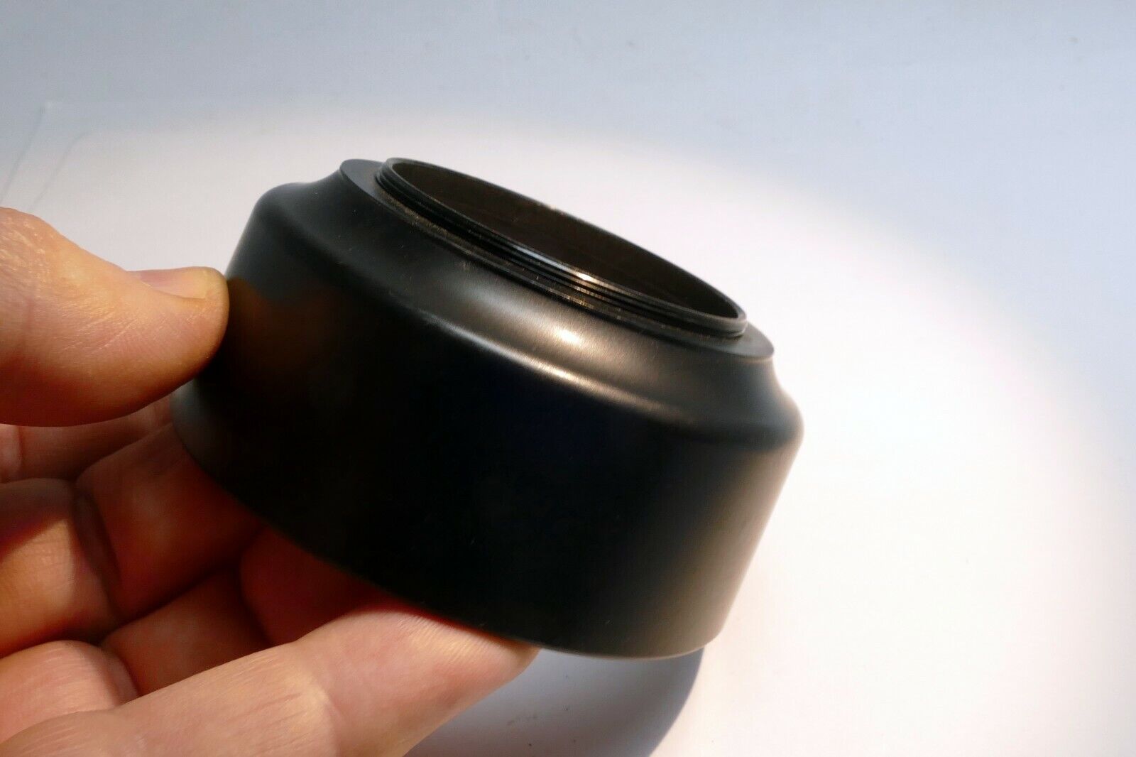 52mm Lens hood Shade screw in type plastic for 50mm f2.8 macro lens or f1.8