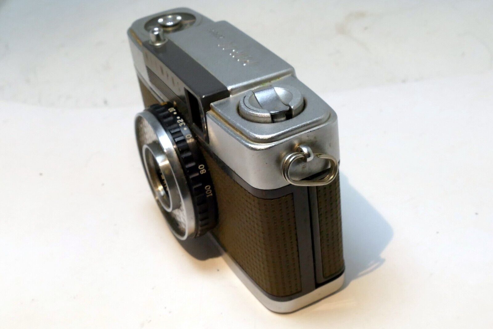 OLYMPUS PEN EE Zuiko 2.8cm F/3.5 Half Flame Film Camera AS IS for PARTS REPAIR