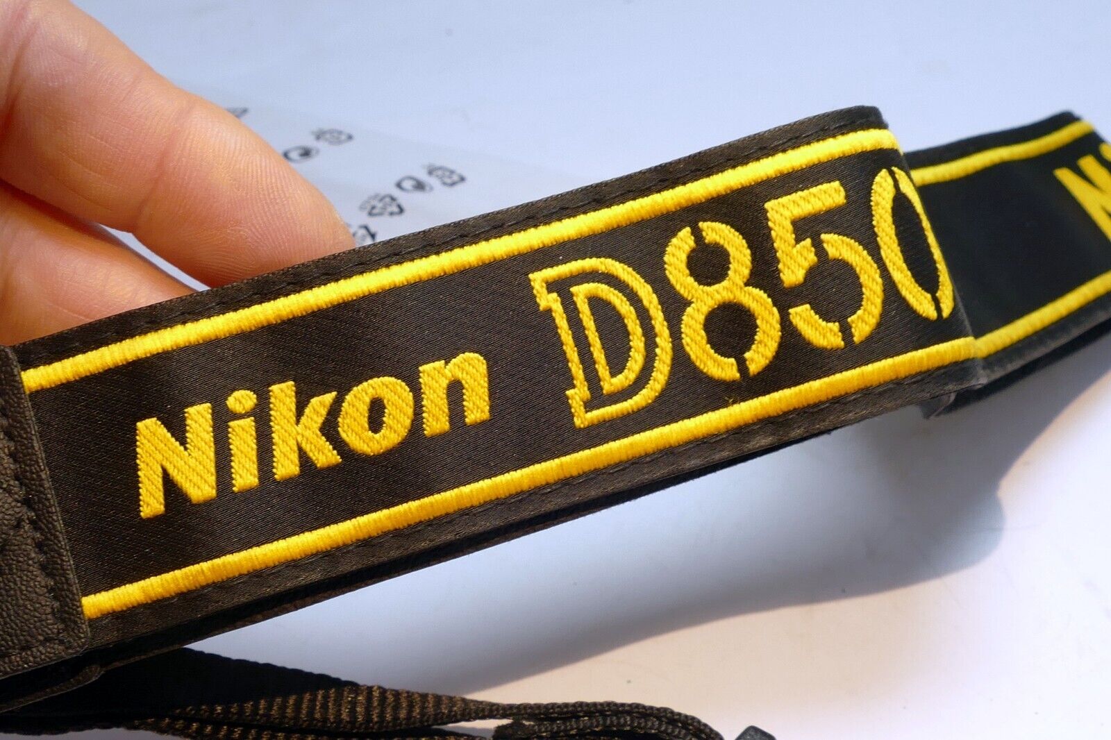 Nikon D850 Camera Shoulder Strap D-850 AN-DC18   - OEM Genuine