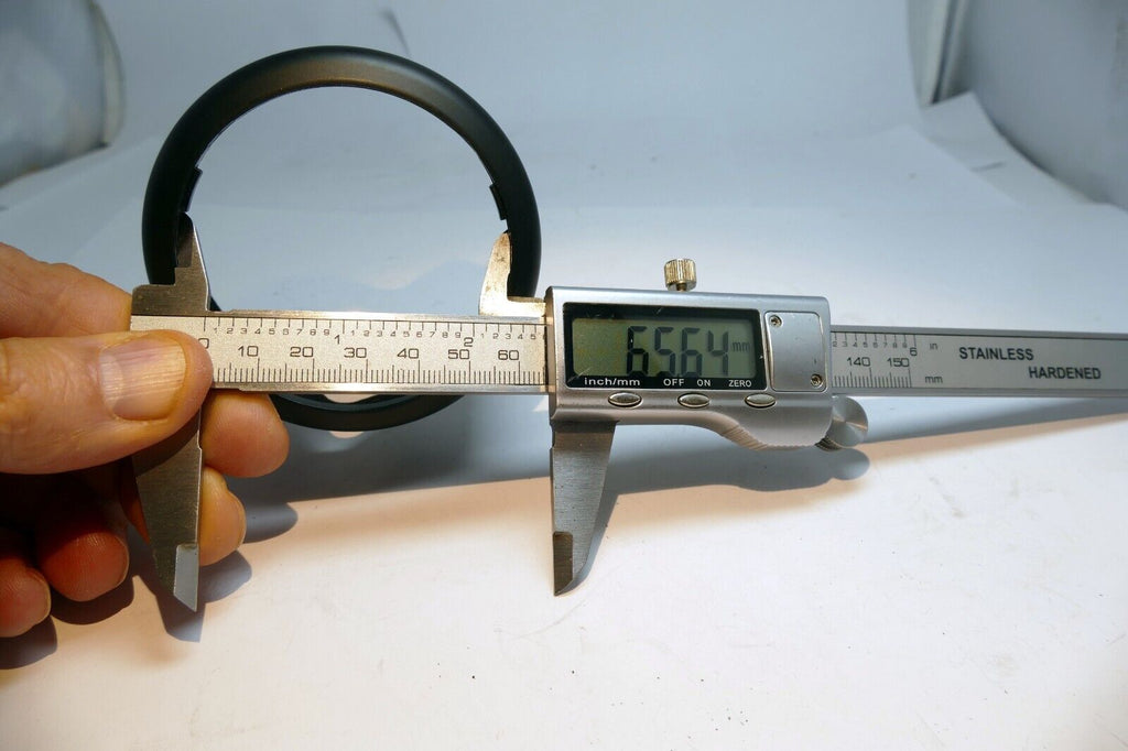 58mm Twist on type  Lens Hood Shade ( 65mm ID)