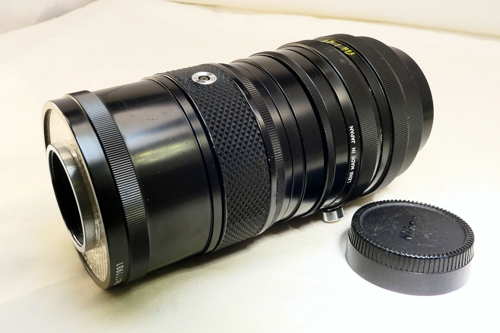 Nikon MD - Nikkor Auto 200mm f5.6 Nippon Kogaku Japan lens 4 pin model