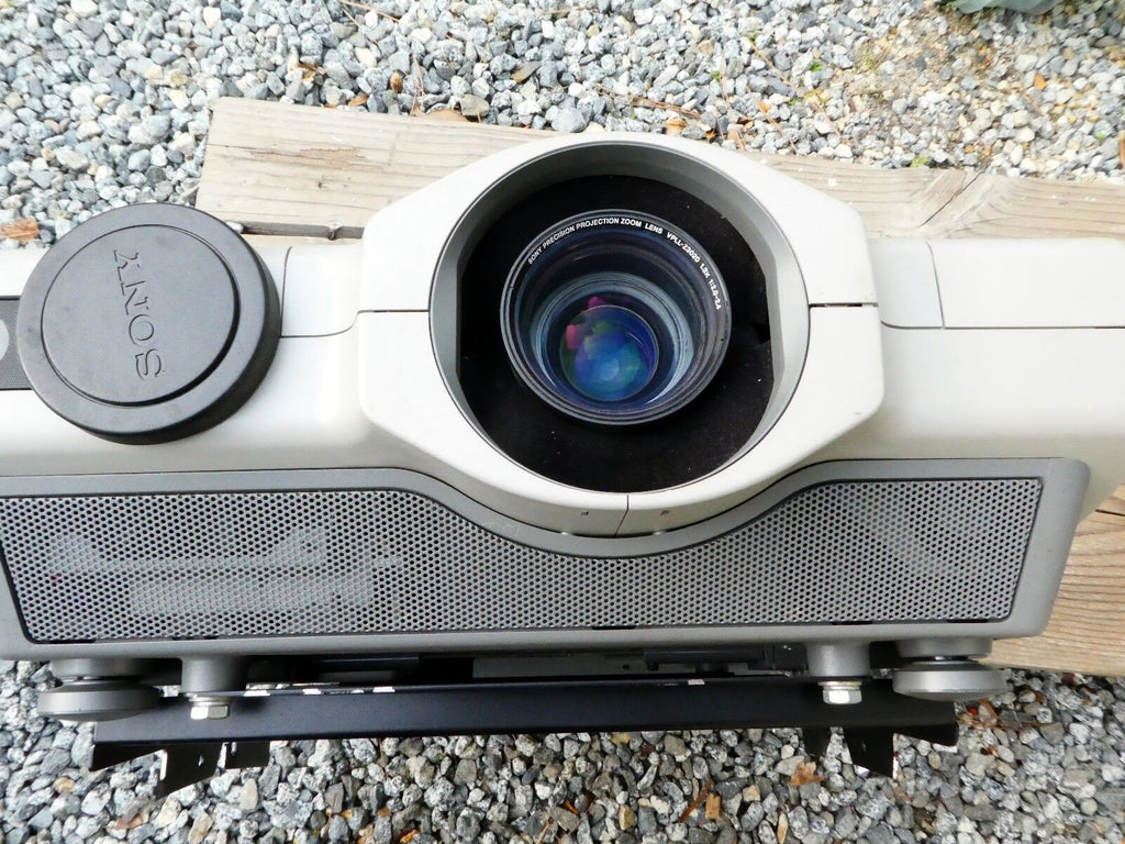 Sony VPL FE110U 3 LCD Projector Data HD 4000 Lumens