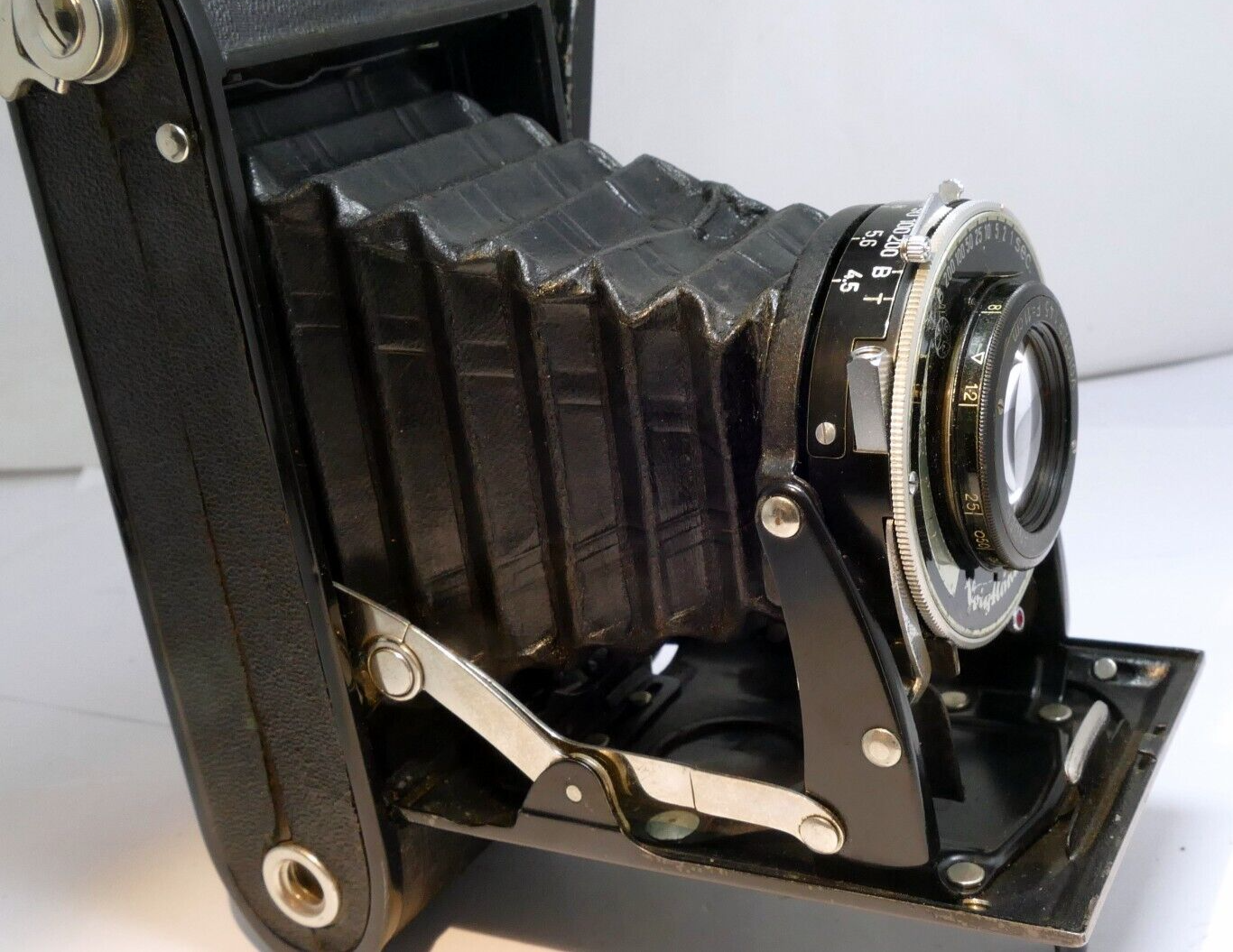 Voigtlander Bessa 6x9 Folding Medium Format Camera with 11cm f4.5 Lens - vintage
