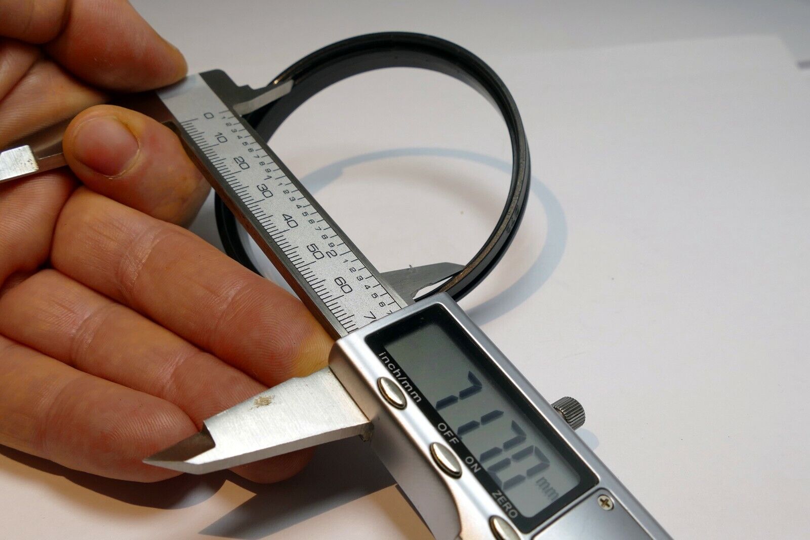 72mm Ring for lens maybe for Lindahl bellows 72mm male to female threads plastic