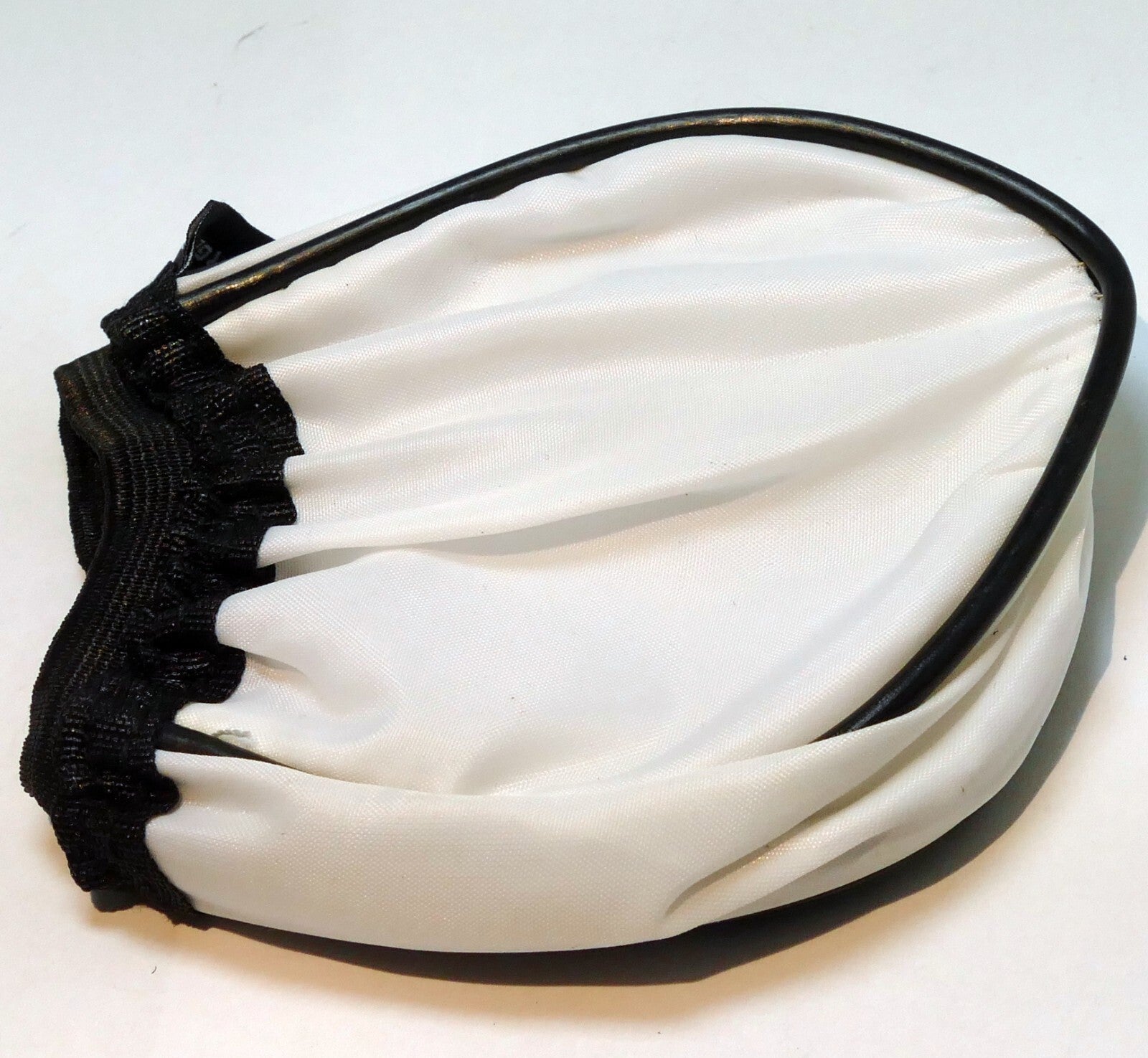 Universal Round flash Bounce light diffuser slip on type