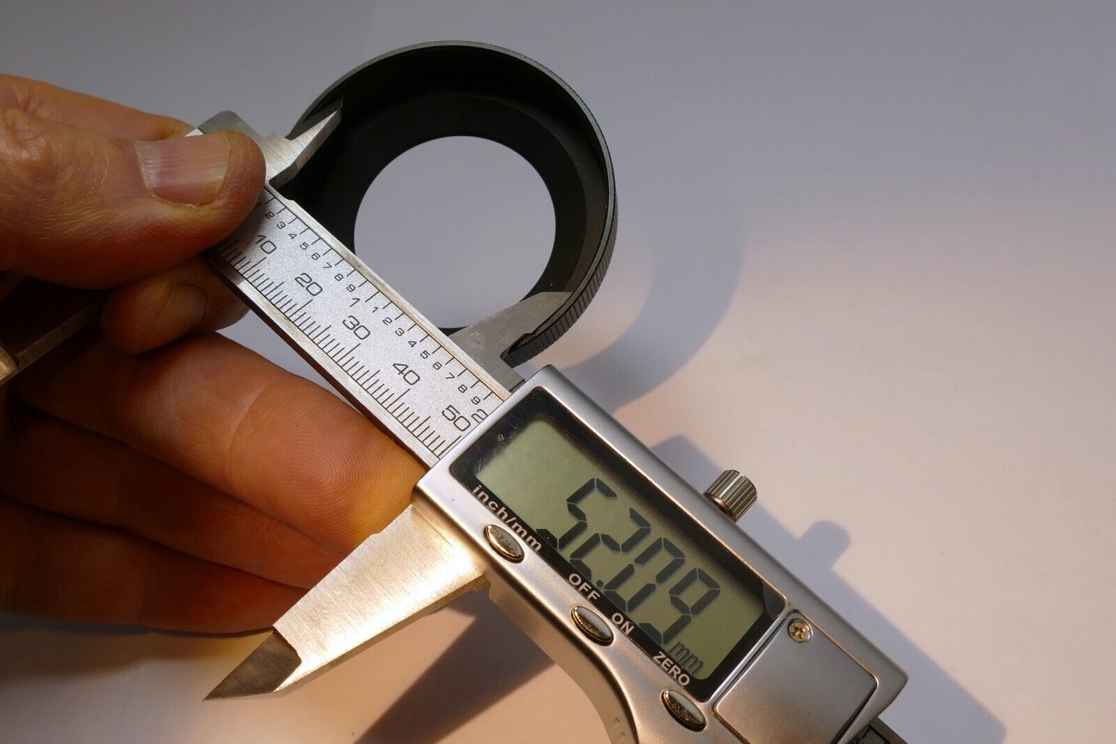 52-53mm ID Lens Hood Shade metal threaded with female threads