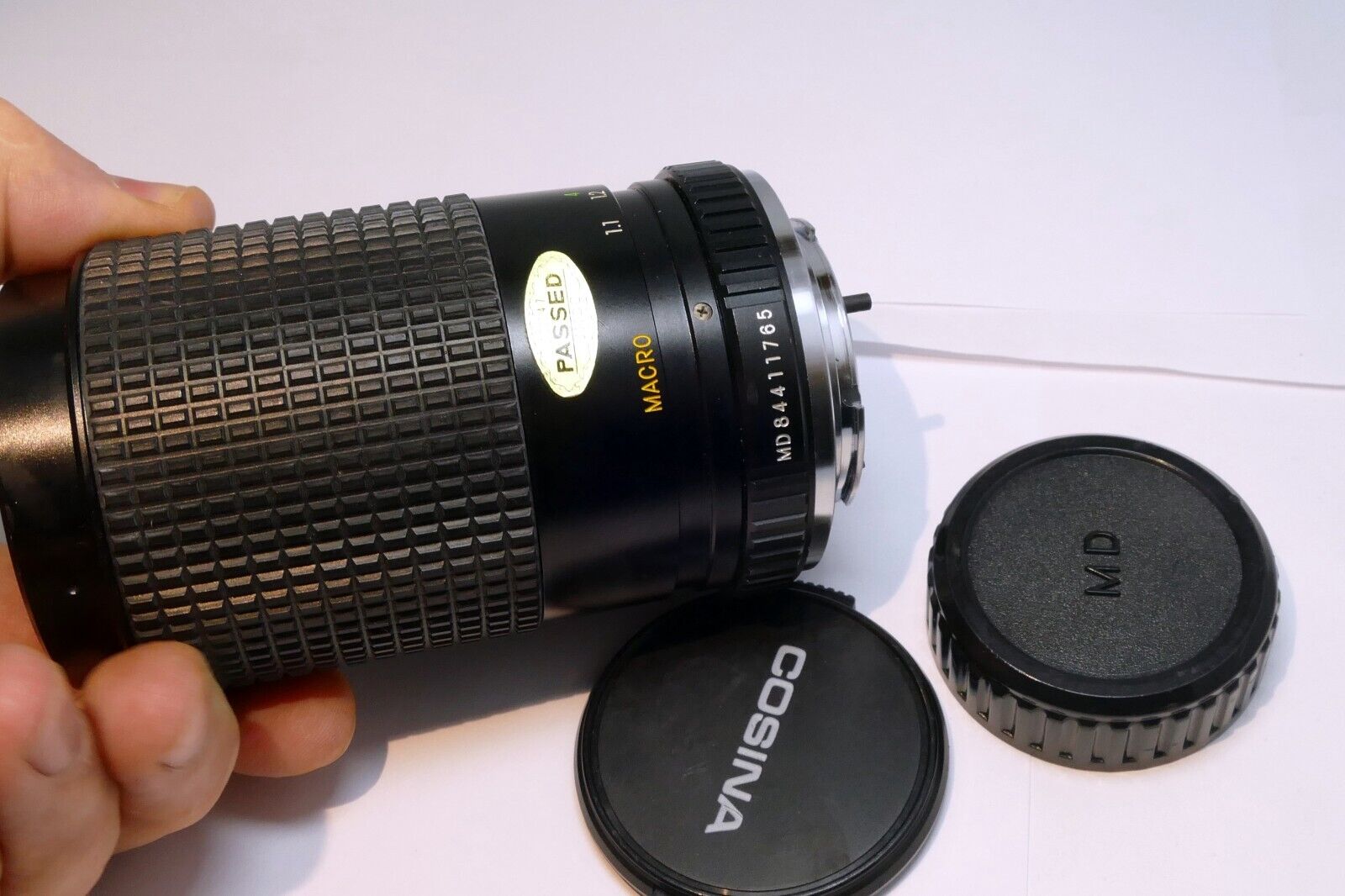 Cosina 70-210mm f4.5-5.6 MD Lens Telephoto w Haze inside - AS IS Parts or Repair