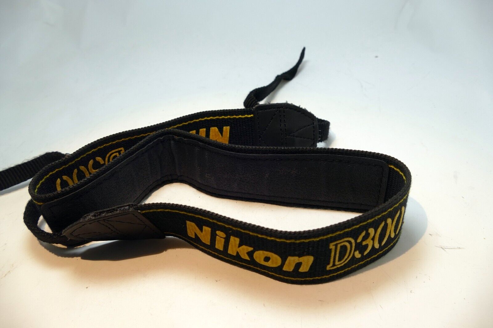 Nikon D300 AN-D300 Shoulder neck Strap for D300 camera - Genuine OEM