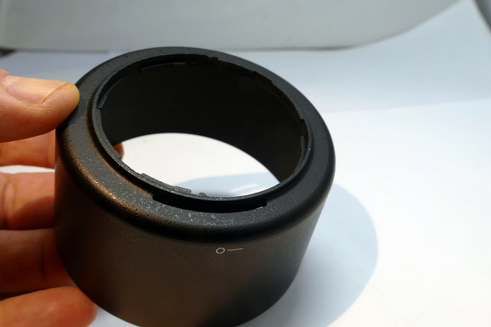 Nikon HB-37 Lens hood Shade for VR 85mm f3.5 Nikkor Genuine OEM