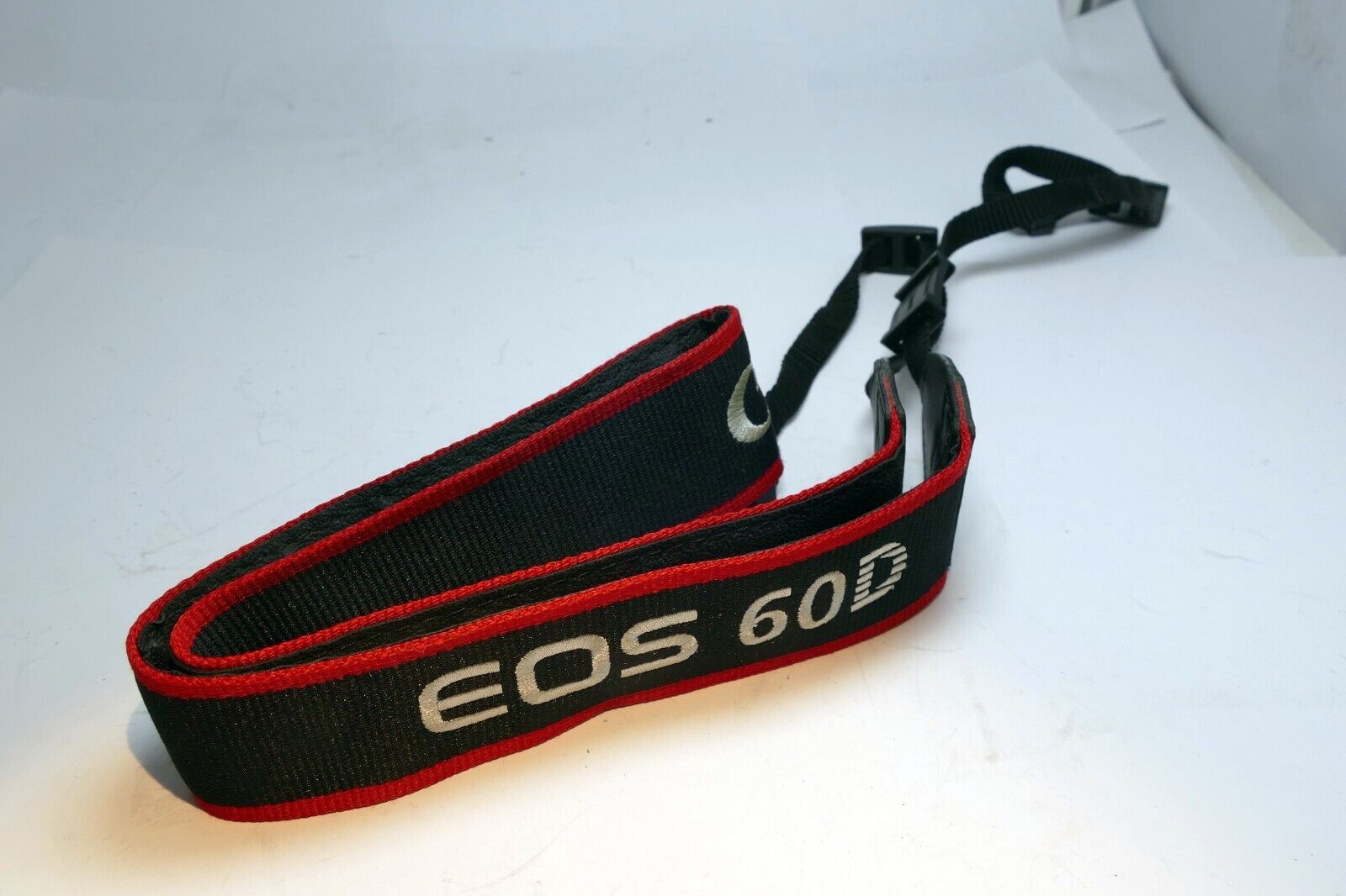 Canon EOS 60D Digital Camera Neck Shoulder Strap Black-Red - -  Genuine OEM