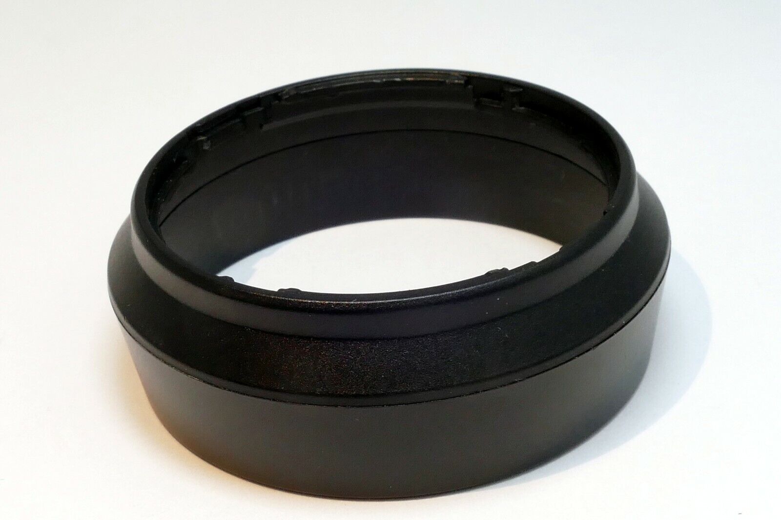 Plastic Metal Lens Hood 46-47mm unknown lens