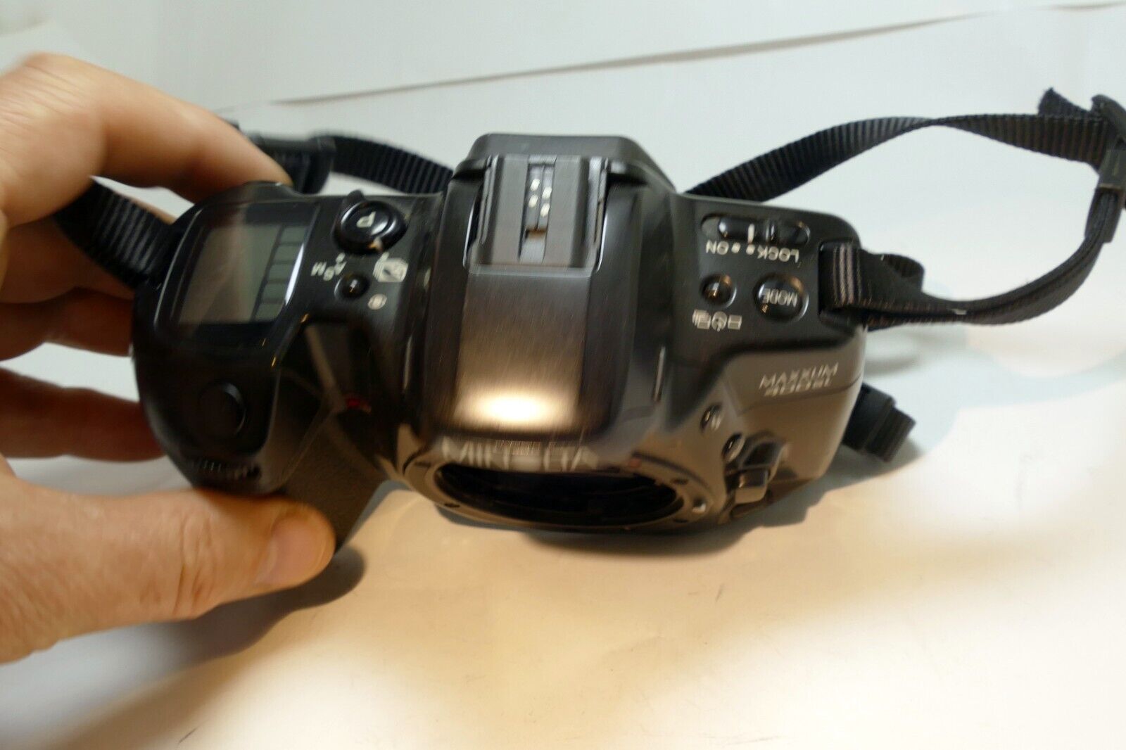 Minolta Maxxum 400si 35mm SLR Film Camera Body