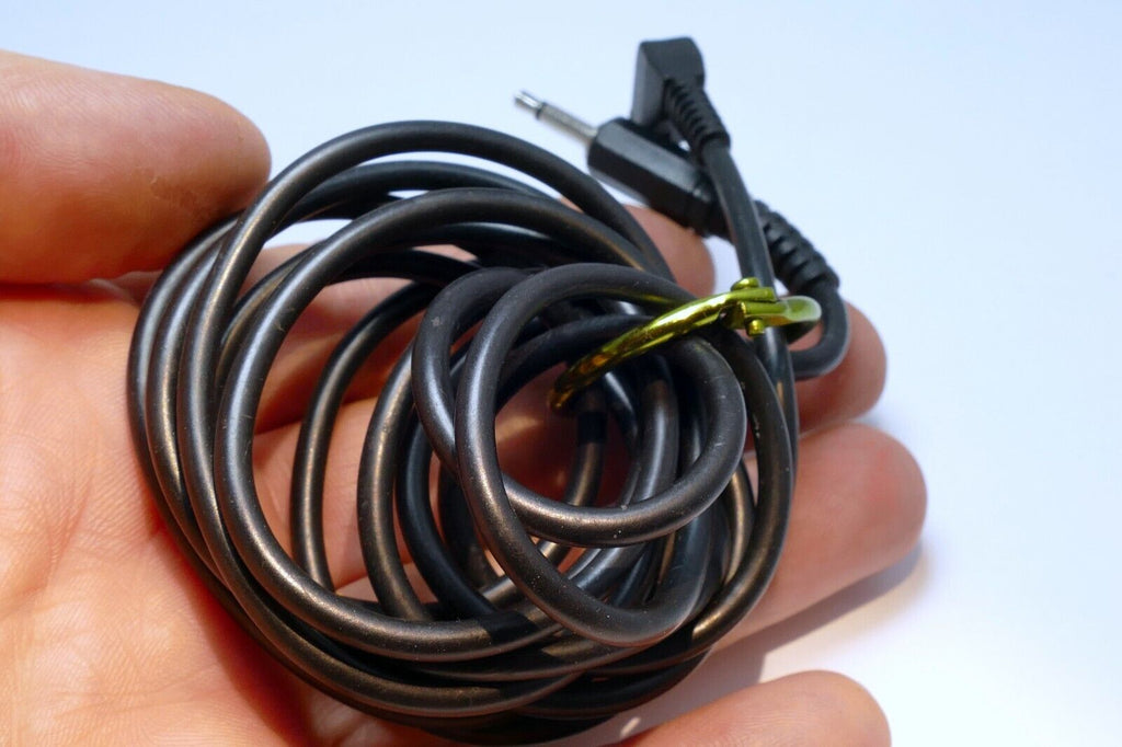 MONO Male to Male 3.5mm to 3.5mm Audio Cable 4 feet long 90 degree
