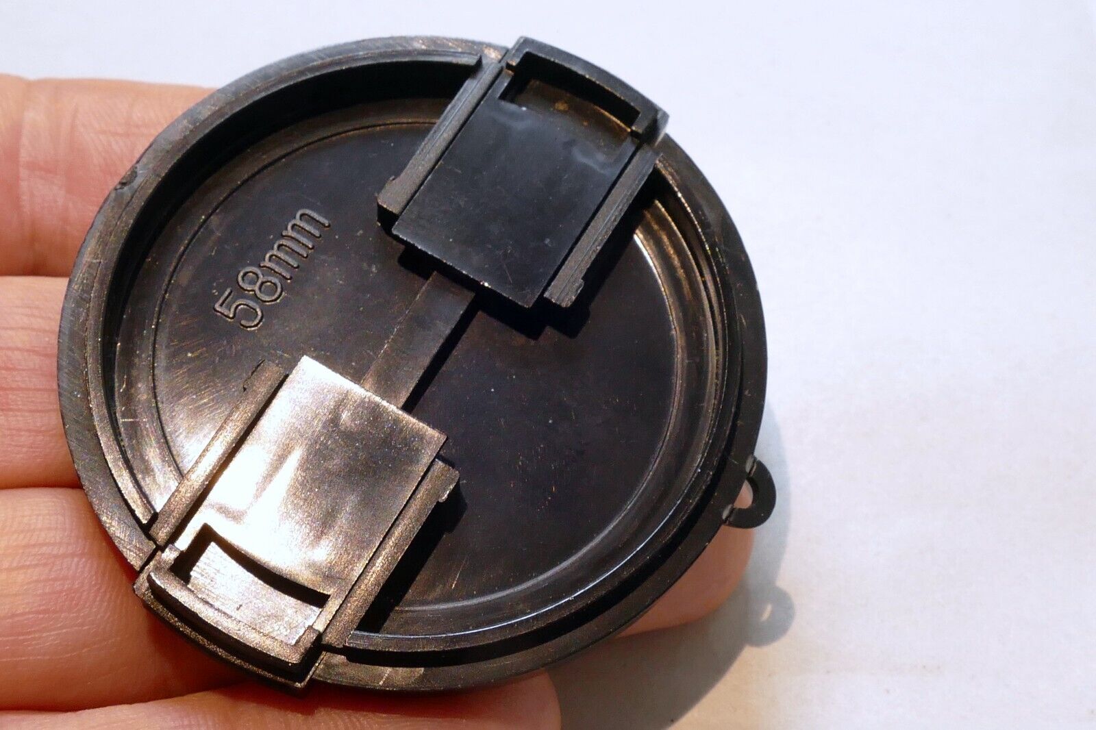 Lens Front Cap 58mm for 18-55mm vintage with plastic look for the keeper string