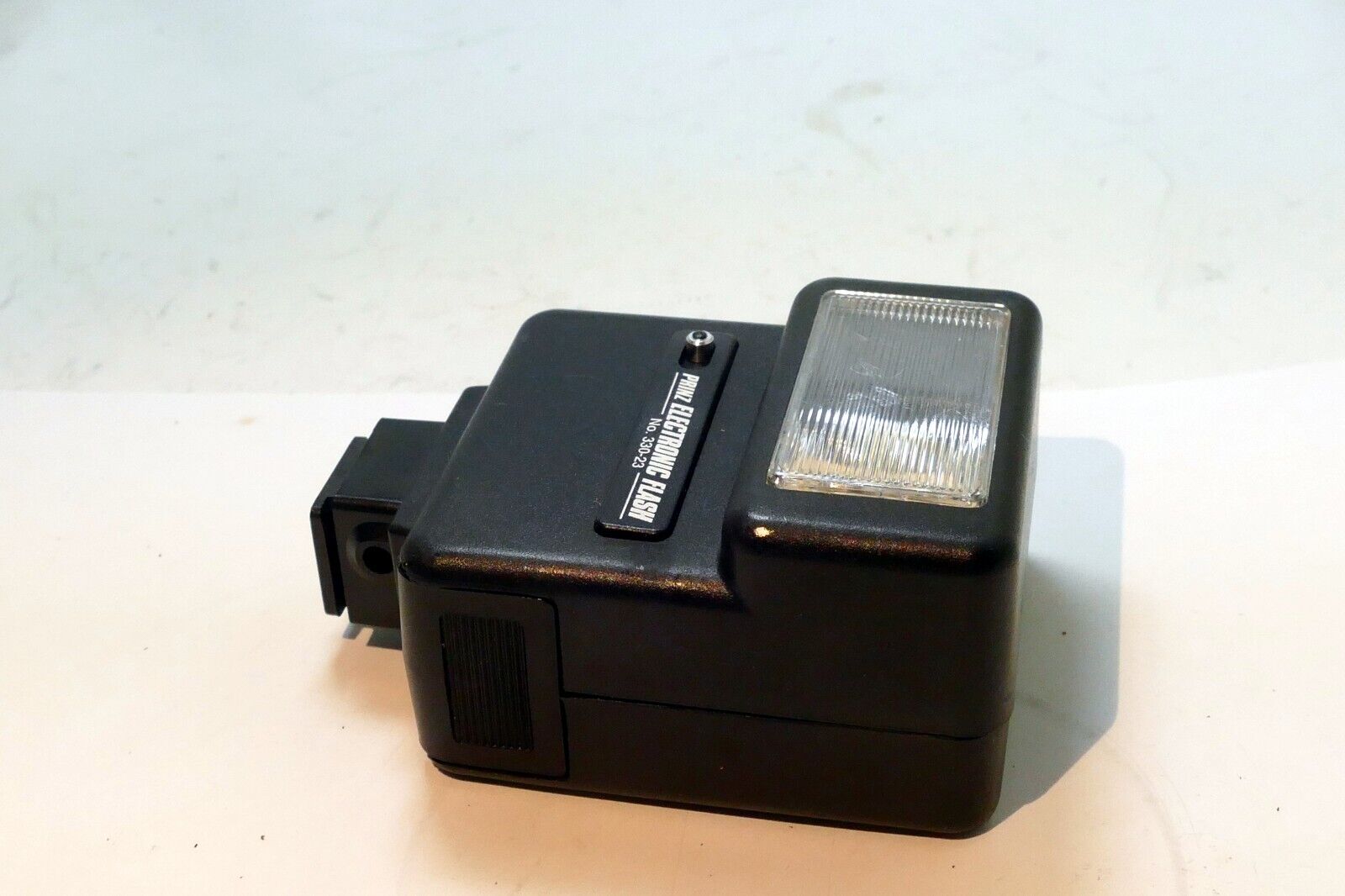 Prinz Electronic 330-23 Hot Shoe Flash  slave / missing PC sync cord