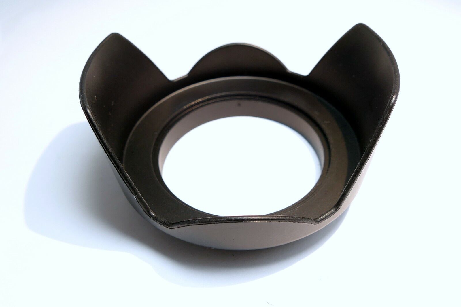 67mm  LENS Hood Shade screw in for  18-135mm 28-135mm EF