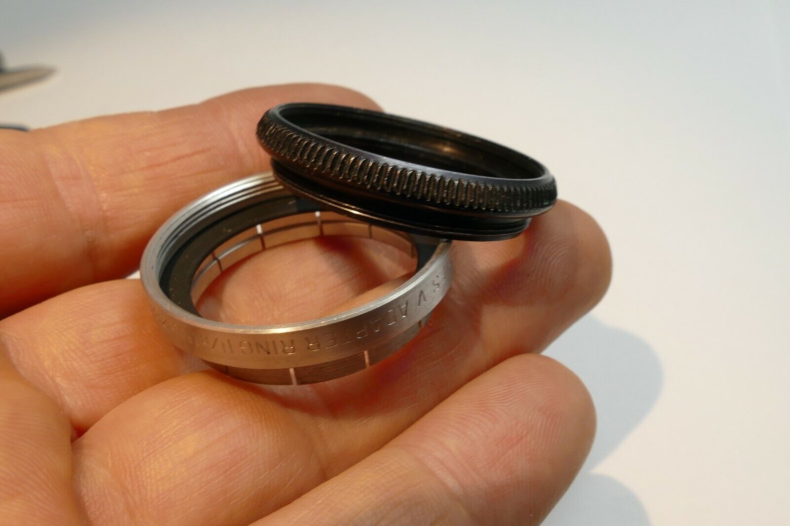 28.5mm to 33.3mm (screw in) to series 5 V double threaded filter holder 1 5/16"