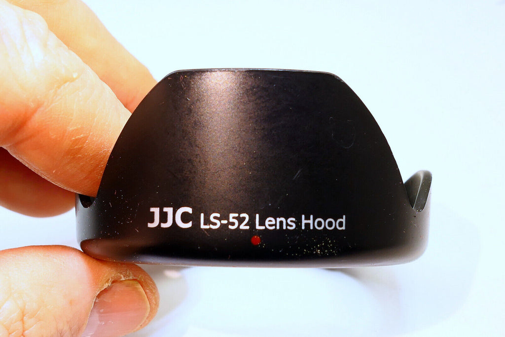 JJC LS-52 Lens Hood Shade  (twist on type)