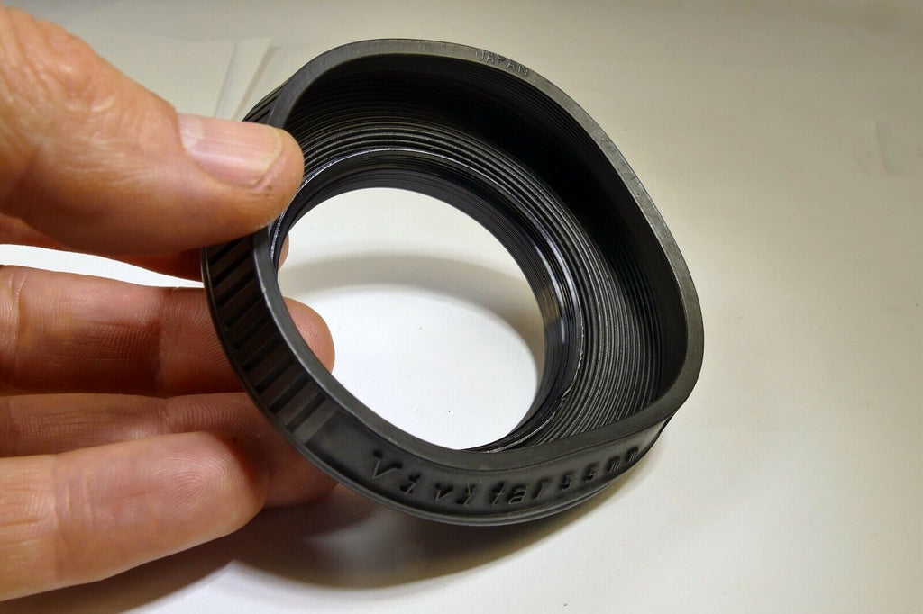 55mm screw in Vivitar Rubber Lens Hood Shade  (poor conditon)