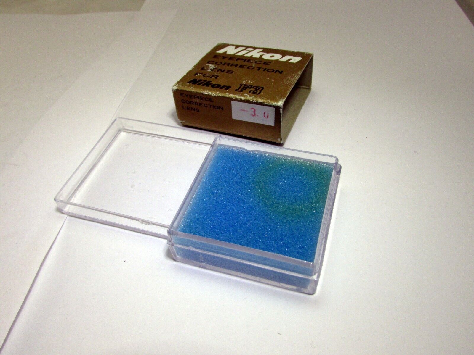 Empty Box for Nikon Eyepiece Correction Lens for F3 F3HP cameras 47X47mm