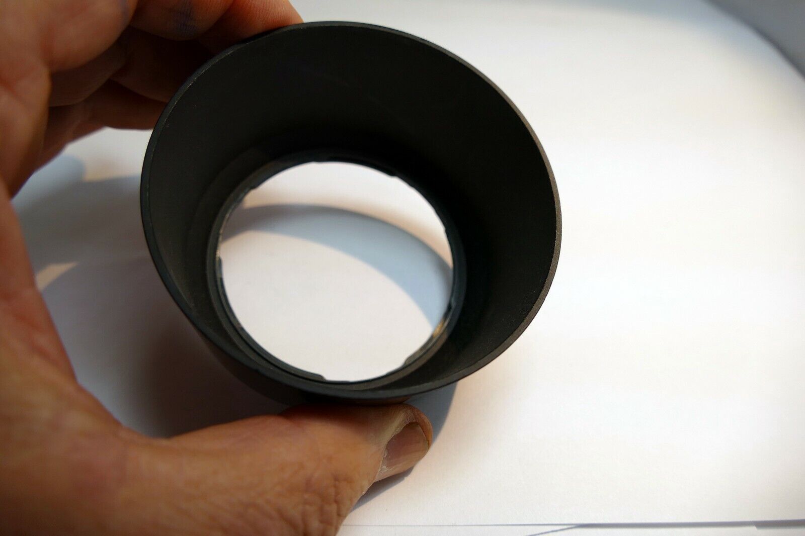 65mm ID plastic Lens Hood unknown brand  twist on type for telephoto