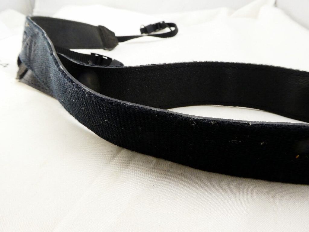 Quantaray Black Camera Strap Shoulder with metal rings luggs for camera