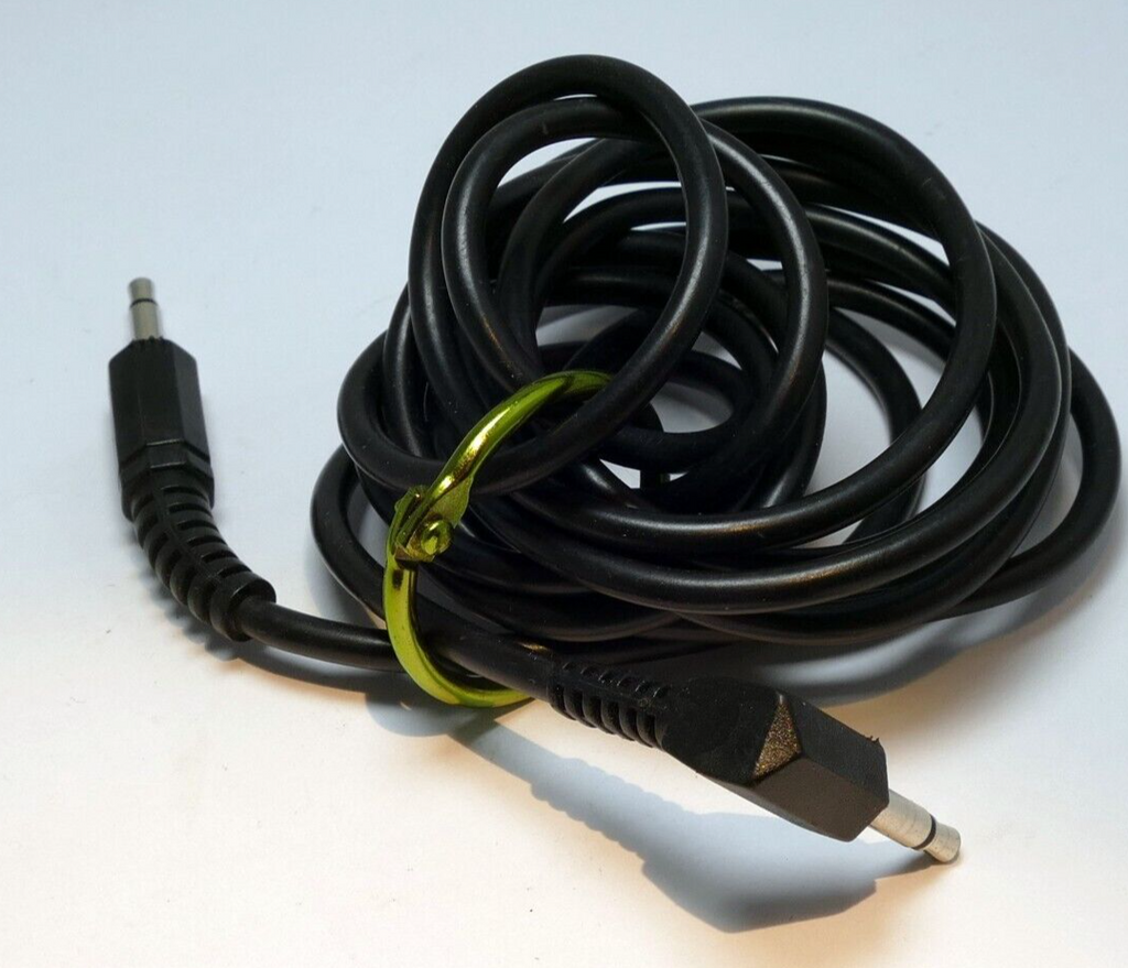 MONO Male to Male 3.5mm to 3.5mm Audio Cable 4 feet long 90 degree