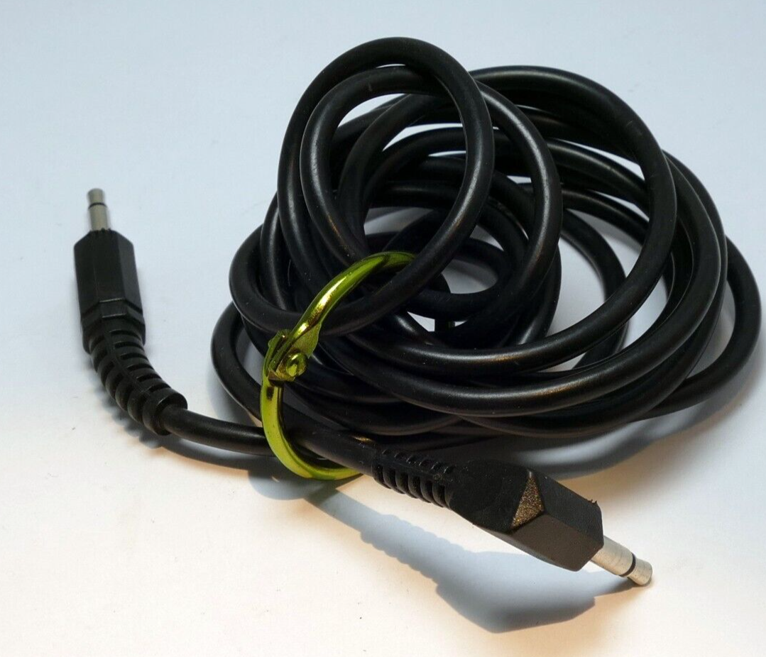 MONO Male to Male 3.5mm to 3.5mm Audio Cable 4 feet long 90 degree
