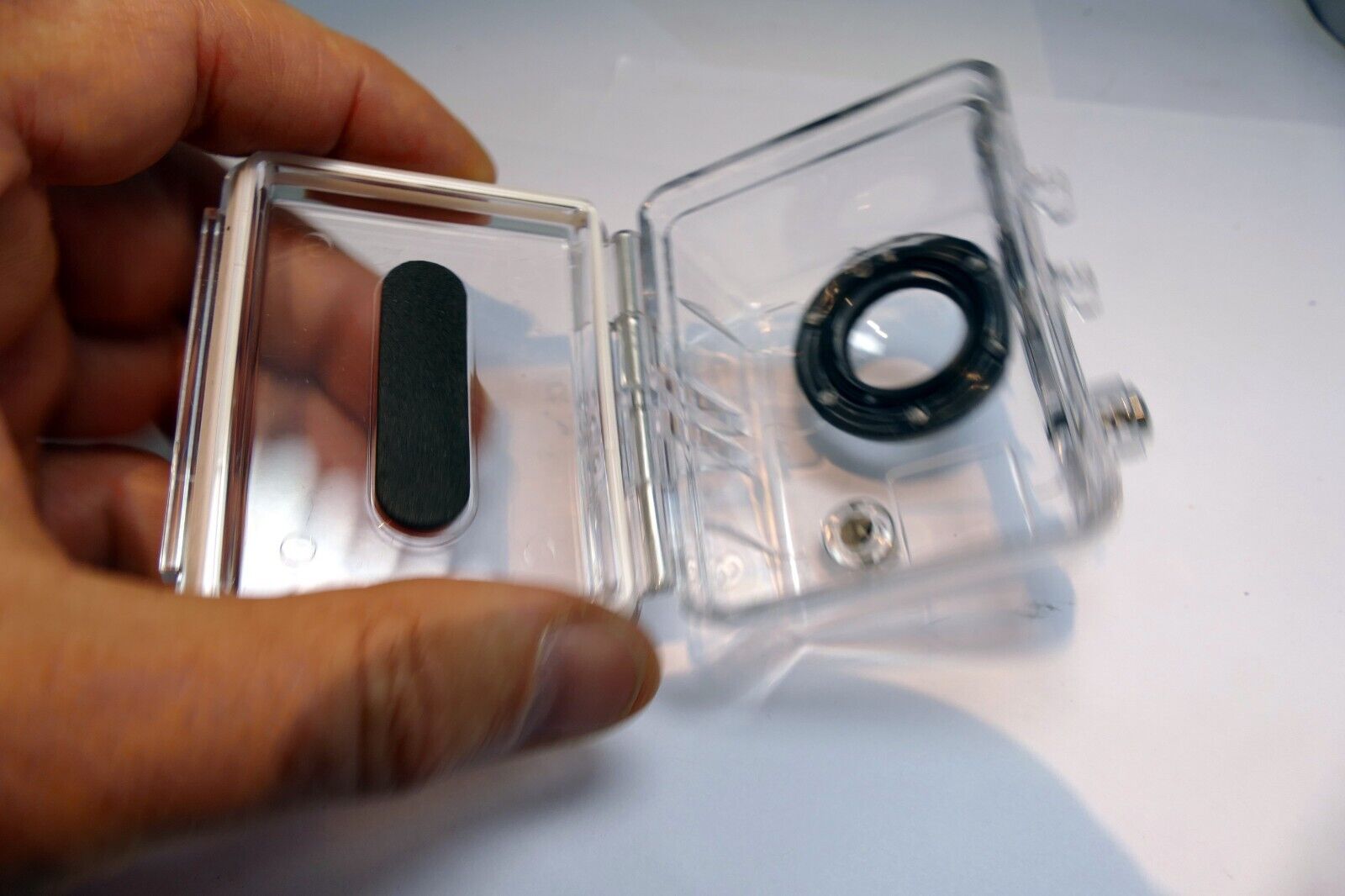GoPro HERO plastic hard case  housing - missing locking buckle