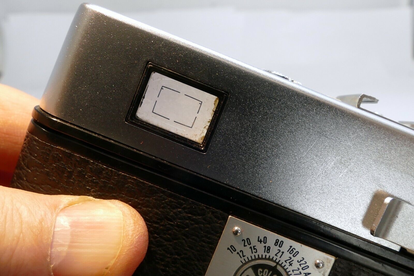 CAMERA ZEISS IKON TENAX CAMERA  - as is for parts or not working