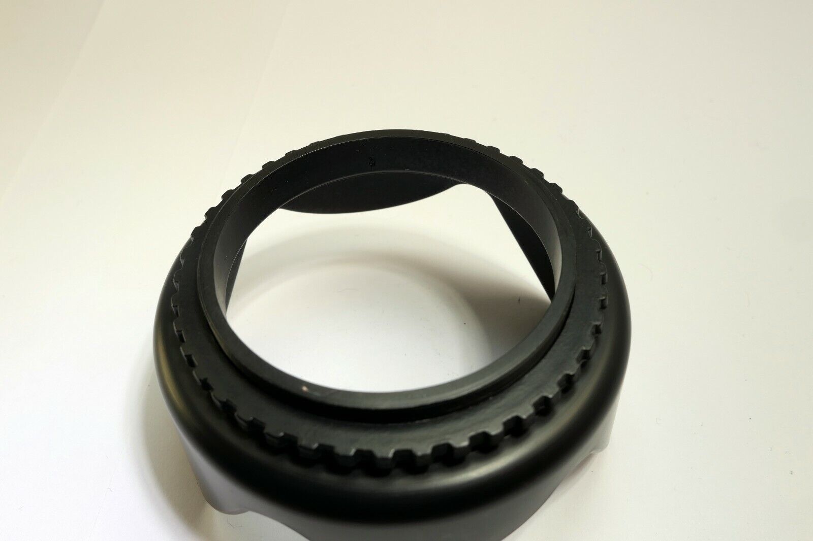 Bower Pro 58mm Petal Tulip shaped screw in Lens Hood Shade for 18-55mm IS EF-s