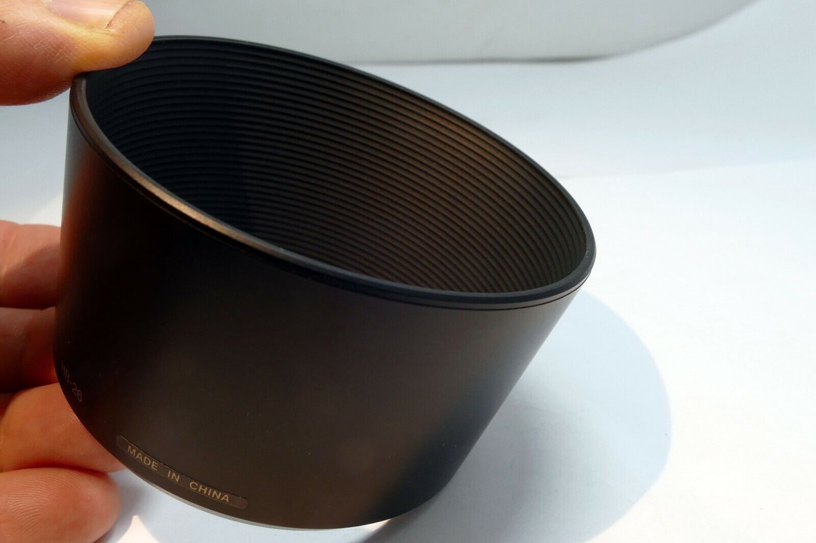 Nikon HB-26 Lens hood Shade for 70-300mm f4-5.6 AF ED Nikkor Genuine OEM