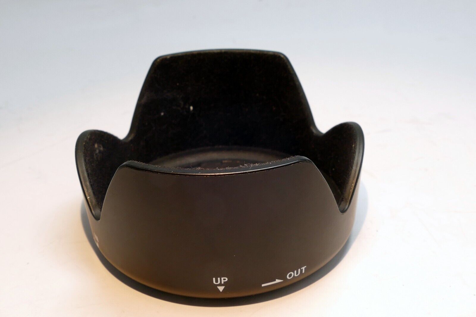 58mm Twist on type  Lens Hood Shade ( 65mm ID)