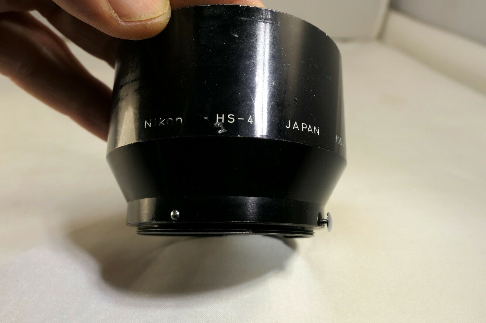 Nikon HS-4 Lens Hood 105mm f2.5 f4 Micro 135mm f3.5 52mm threads Genuine Shade