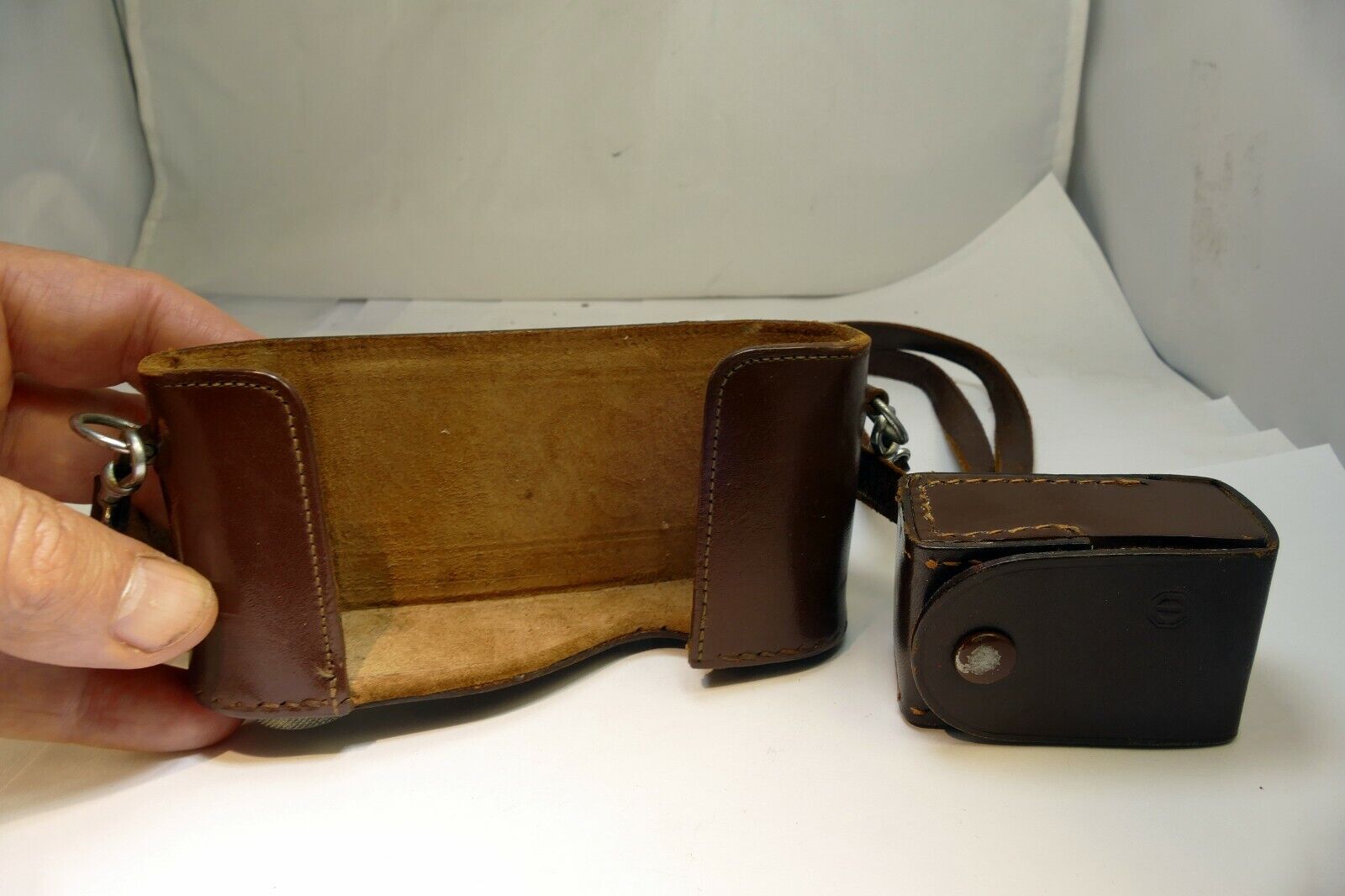 Bottom part of leather case Metrawatt AG Nuremberg rangefinder cameras w/ strap